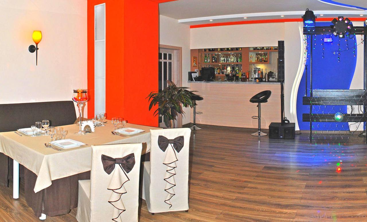 Komplex Apelsin Hotel Jużne Zewnętrze zdjęcie